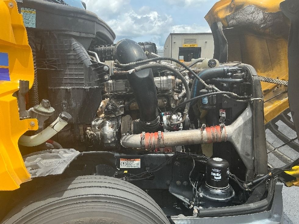 Sleeper Tractor-Heavy Duty Tractors-Freightliner-2022-T12664ST-Pell City-AL-600,531\n\t\tmiles-$ 61,250 - Image 20