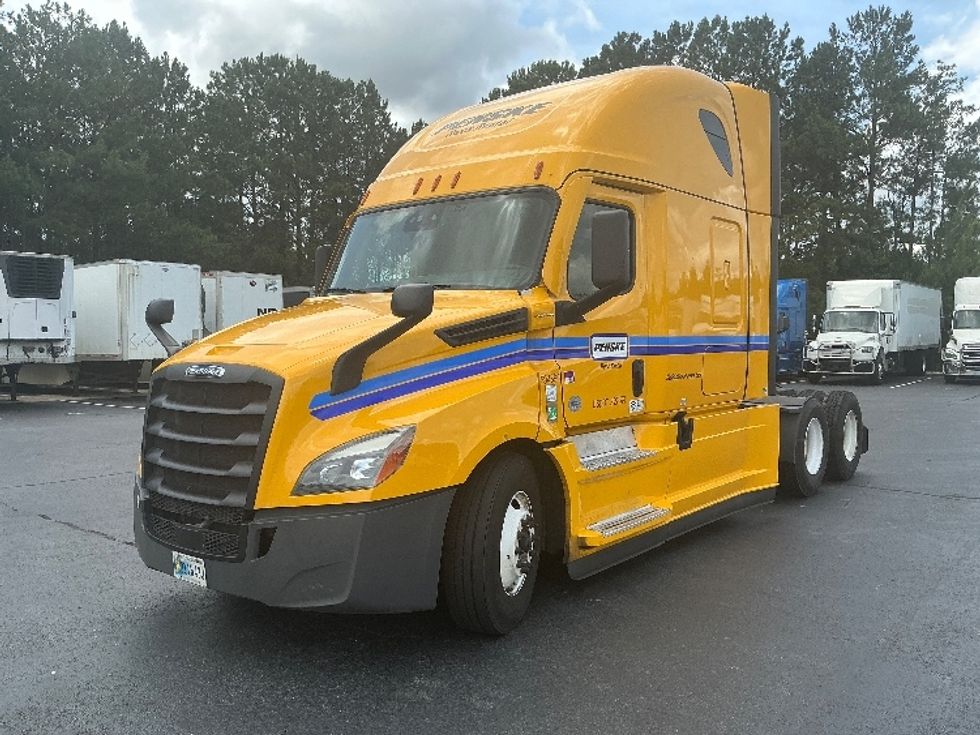 Sleeper Tractor-Heavy Duty Tractors-Freightliner-2022-T12664ST-Pell City-AL-600,531\n\t\tmiles-$ 61,250 - Image 3