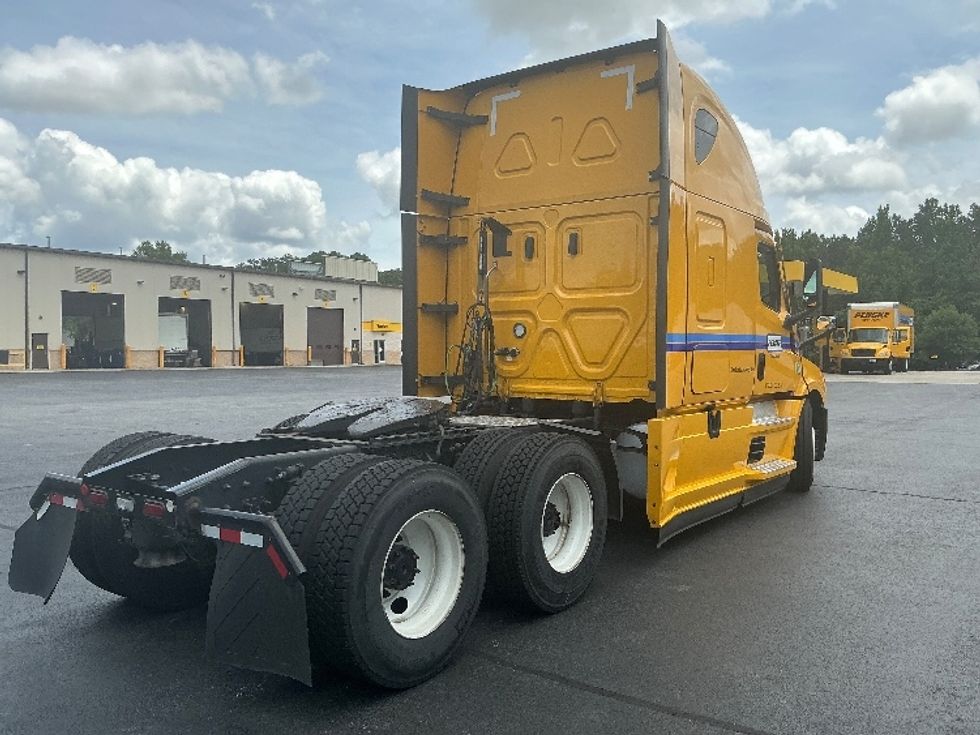 Sleeper Tractor-Heavy Duty Tractors-Freightliner-2022-T12664ST-Pell City-AL-600,531\n\t\tmiles-$ 61,250 - Image 7
