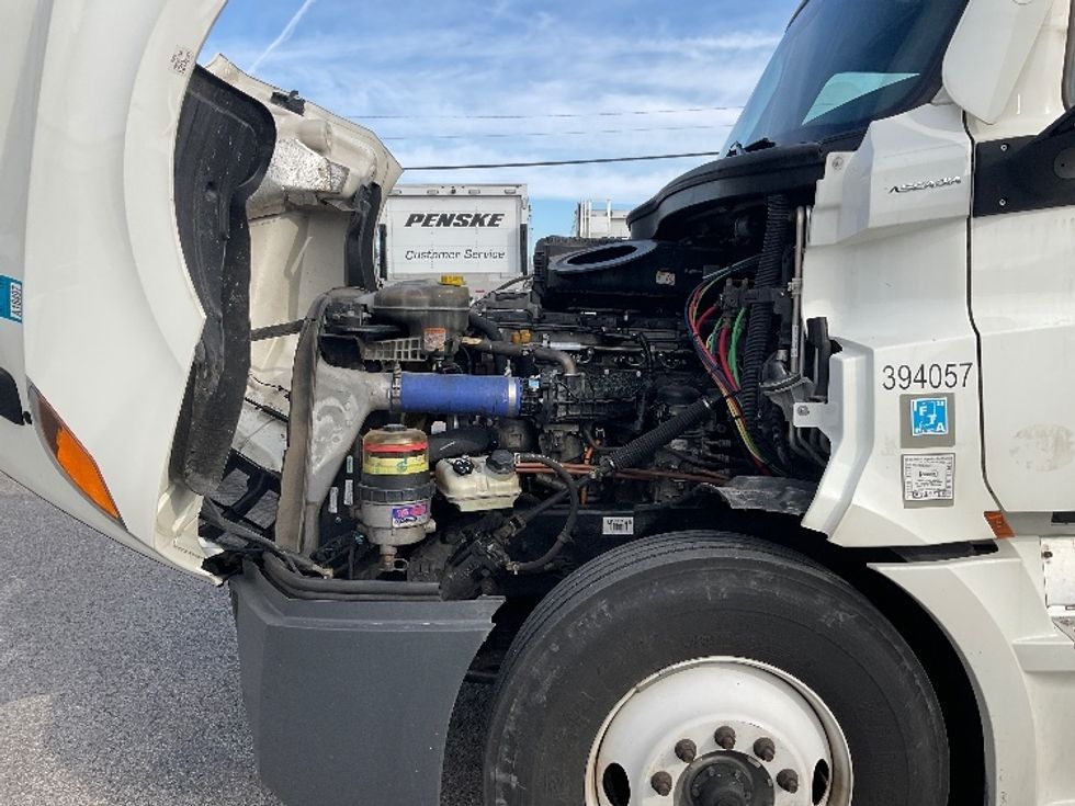 Sleeper Tractor-Heavy Duty Tractors-Freightliner-2022-T12664ST-Pell City-AL-704,576\n\t\tmiles-$ 60,000 - Image 21