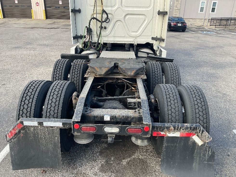 Sleeper Tractor-Heavy Duty Tractors-Freightliner-2022-T12664ST-Pell City-AL-704,576\n\t\tmiles-$ 60,000 - Image 6