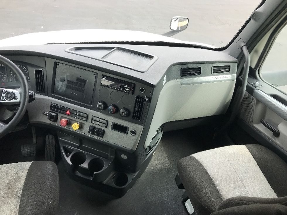2022 Freightliner Cascadia 126" Sleeper Cab photo 12
