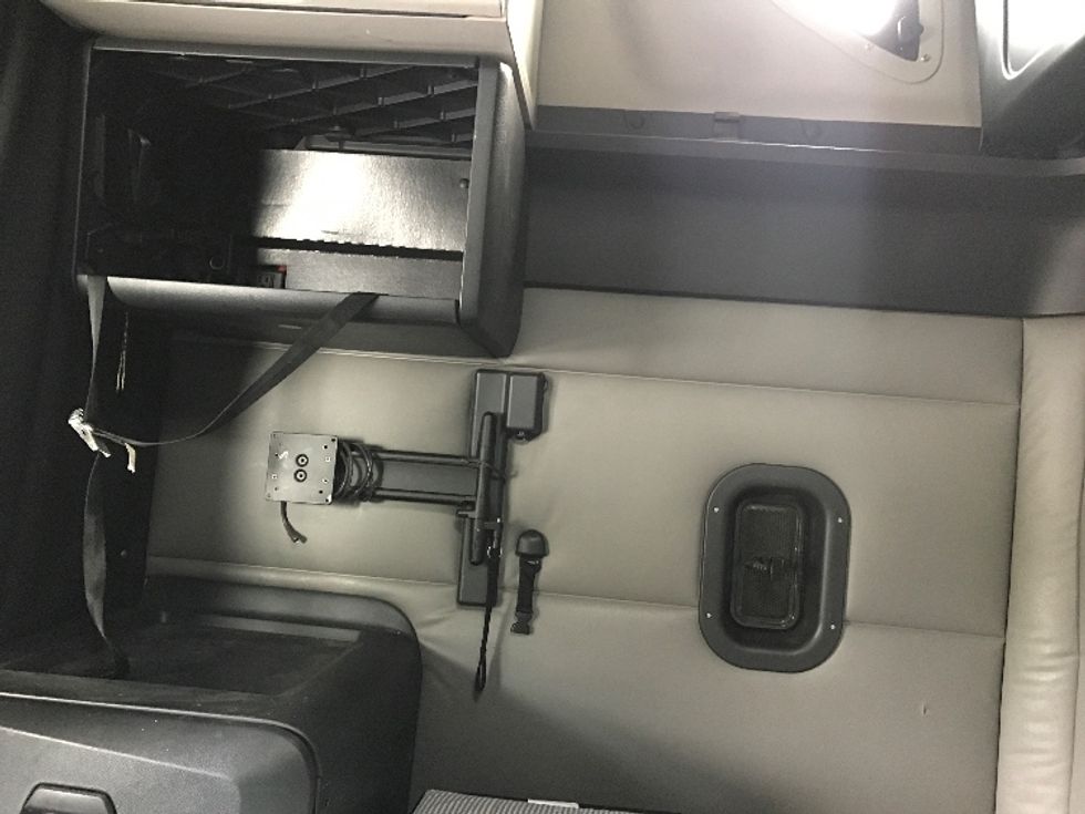 2022 Freightliner Cascadia 126" Sleeper Cab photo 16