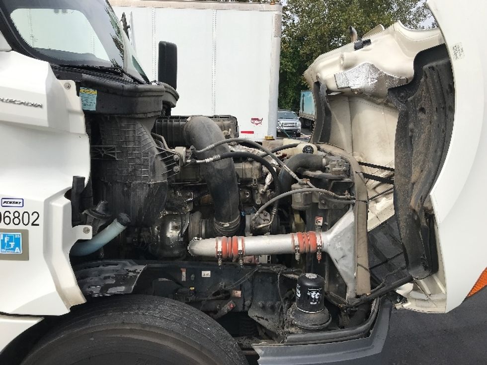 2022 Freightliner Cascadia 126" Sleeper Cab photo 17