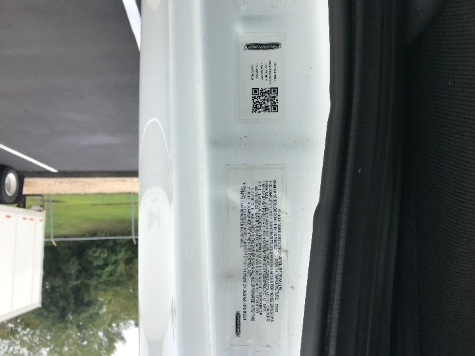 Sleeper Tractor-Heavy Duty Tractors-Freightliner-2022-T12664ST-Pennsauken-NJ-562,827\n\t\tmiles-$ 62,750 - Image 22