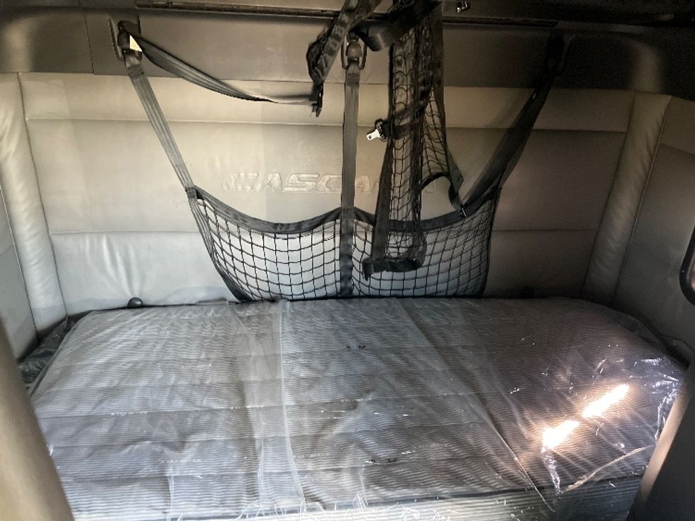 Sleeper Tractor-Heavy Duty Tractors-Freightliner-2022-T12664ST-Pensacola-FL-282,170\n\t\tmiles-$ 91,500 - Image 17