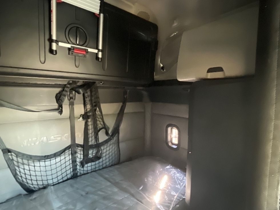 Sleeper Tractor-Heavy Duty Tractors-Freightliner-2022-T12664ST-Pensacola-FL-282,170\n\t\tmiles-$ 91,500 - Image 18