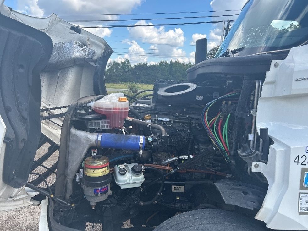 Sleeper Tractor-Heavy Duty Tractors-Freightliner-2022-T12664ST-Pensacola-FL-282,170\n\t\tmiles-$ 91,500 - Image 21