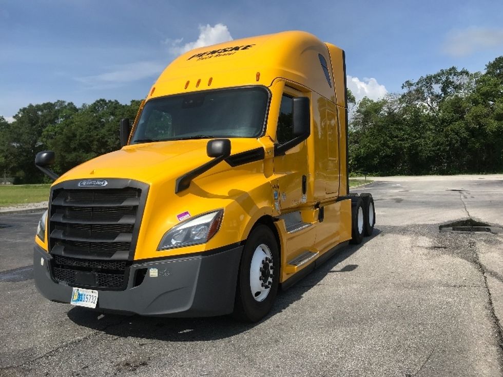 Sleeper Tractor-Heavy Duty Tractors-Freightliner-2022-T12664ST-Pensacola-FL-405,410\n\t\tmiles-$ 76,750 - Image 3