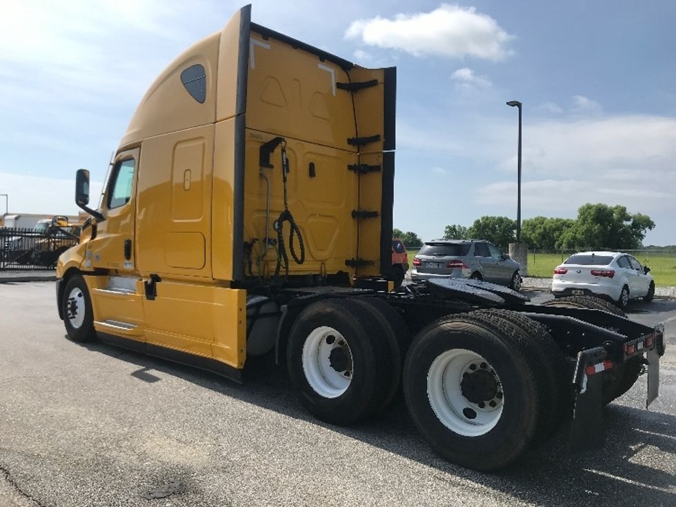 Sleeper Tractor-Heavy Duty Tractors-Freightliner-2022-T12664ST-Pensacola-FL-405,410\n\t\tmiles-$ 76,750 - Image 5