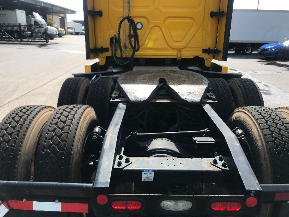Sleeper Tractor-Heavy Duty Tractors-Freightliner-2022-T12664ST-Pensacola-FL-405,410\n\t\tmiles-$ 76,750 - Image 6