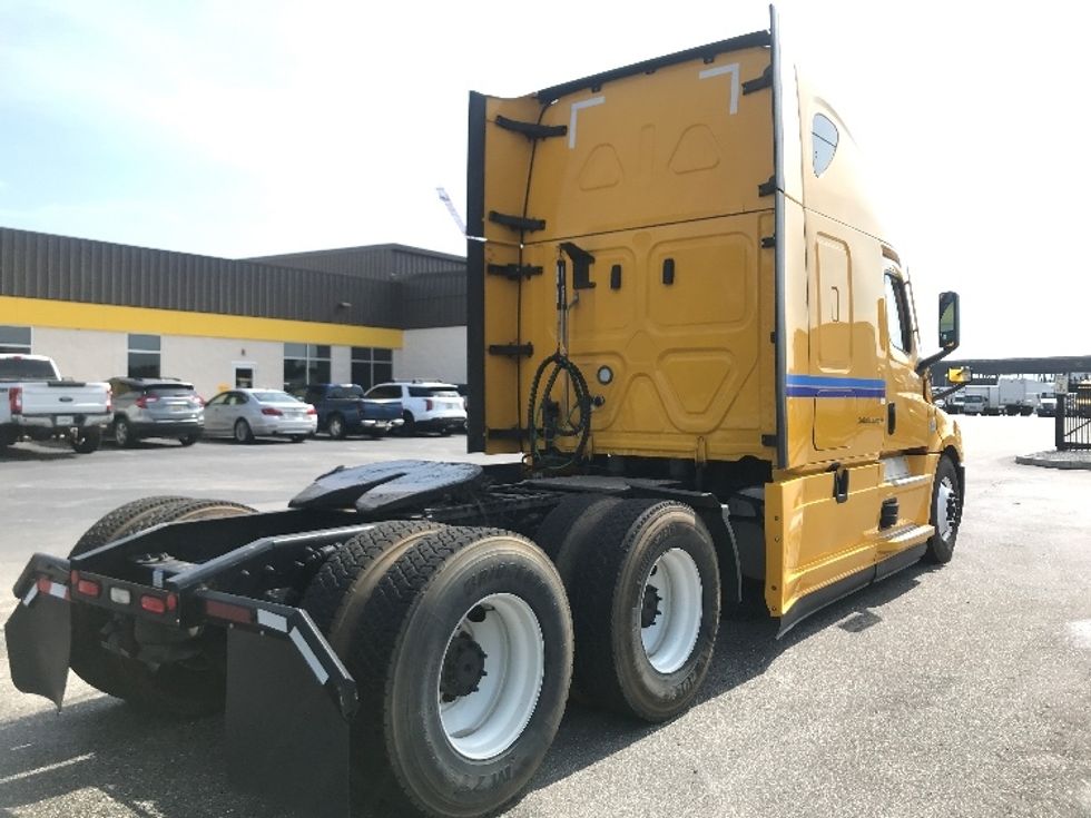 Sleeper Tractor-Heavy Duty Tractors-Freightliner-2022-T12664ST-Pensacola-FL-405,410\n\t\tmiles-$ 76,750 - Image 7