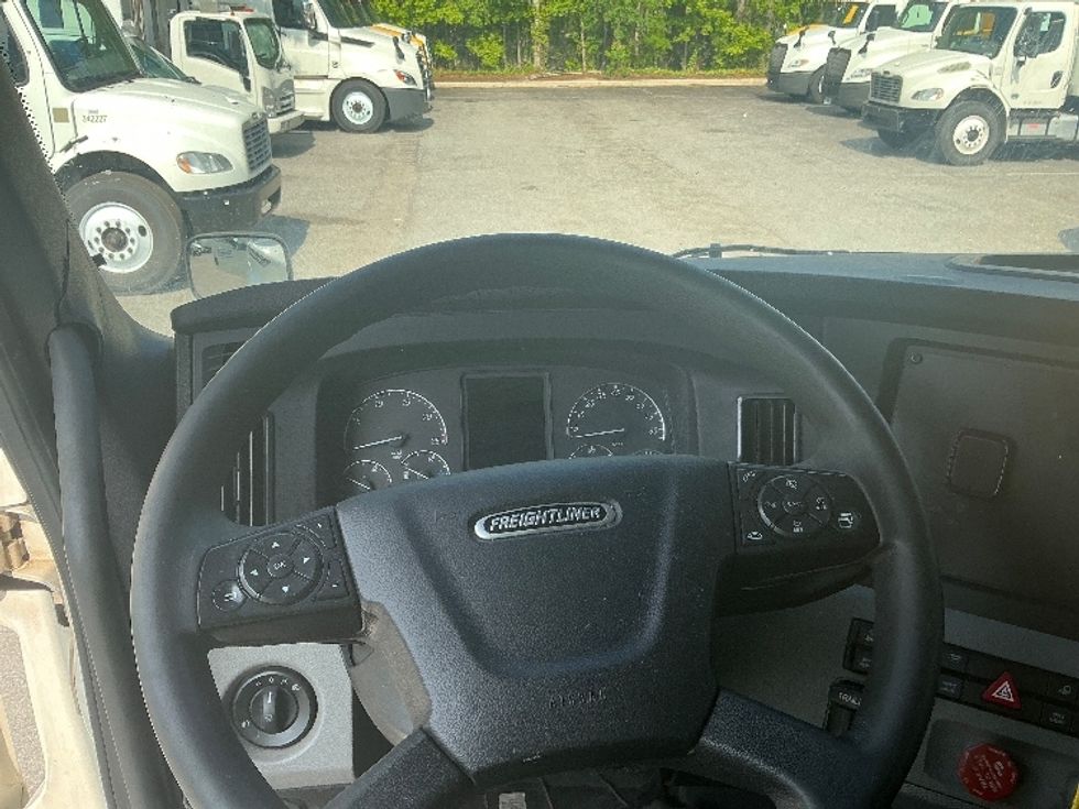 Sleeper Tractor-Heavy Duty Tractors-Freightliner-2022-T12664ST-Pensacola-FL-432,094\n\t\tmiles-$ 80,250 - Image 11