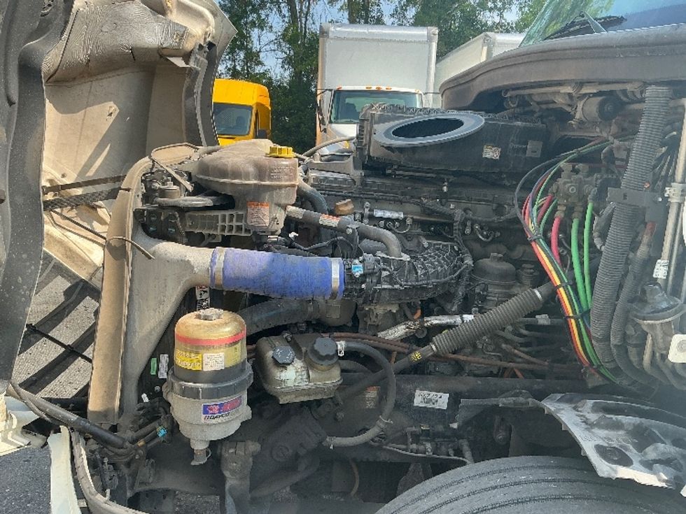 Sleeper Tractor-Heavy Duty Tractors-Freightliner-2022-T12664ST-Pensacola-FL-432,094\n\t\tmiles-$ 80,250 - Image 21