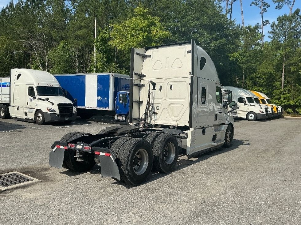 Sleeper Tractor-Heavy Duty Tractors-Freightliner-2022-T12664ST-Pensacola-FL-432,094\n\t\tmiles-$ 80,250 - Image 7