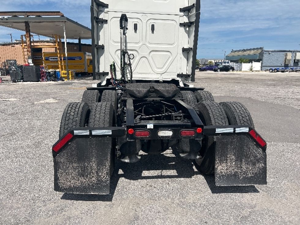 Sleeper Tractor-Heavy Duty Tractors-Freightliner-2022-T12664ST-Pensacola-FL-456,838\n\t\tmiles-$ 76,750 - Image 6