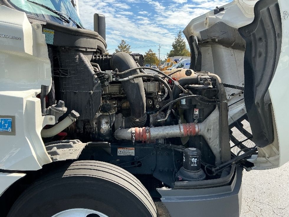 Sleeper Tractor-Heavy Duty Tractors-Freightliner-2022-T12664ST-Pensacola-FL-502,287\n\t\tmiles-$ 68,750 - Image 20