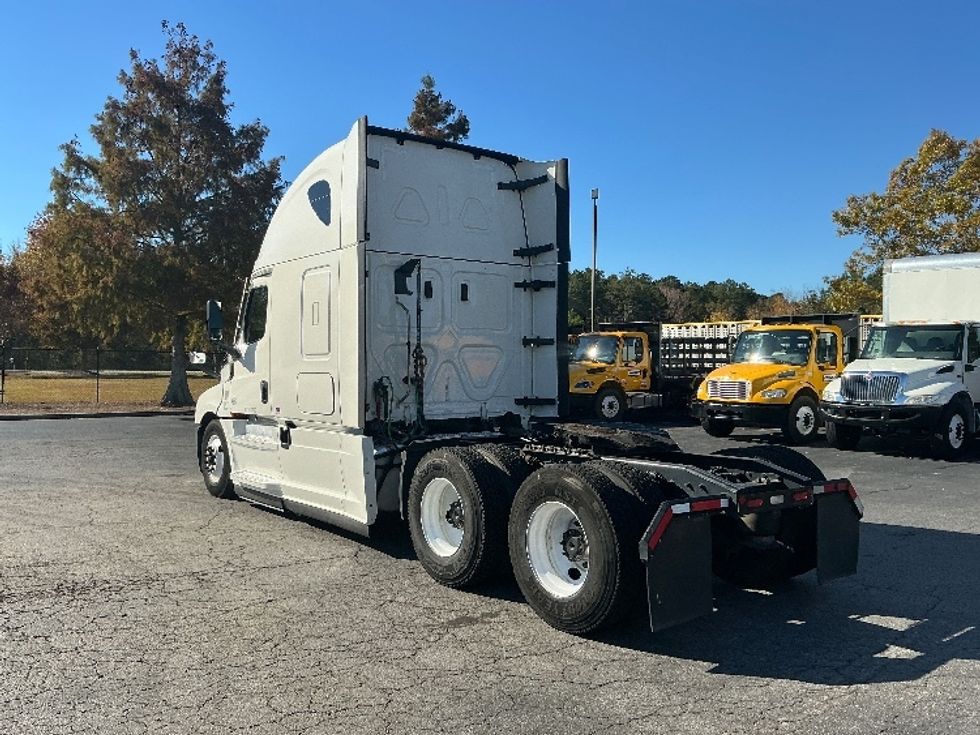Sleeper Tractor-Heavy Duty Tractors-Freightliner-2022-T12664ST-Pensacola-FL-502,287\n\t\tmiles-$ 68,750 - Image 5