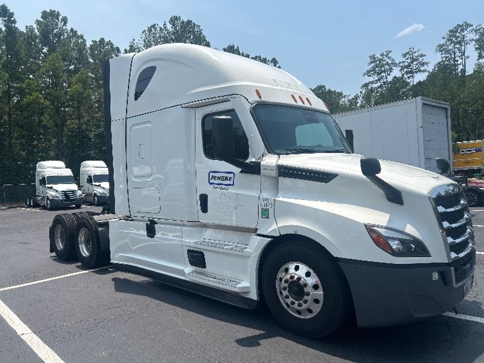 Sleeper Tractor-Heavy Duty Tractors-Freightliner-2022-T12664ST-Pensacola-FL-504,417\n\t\tmiles-$ 78,500 - Image 1