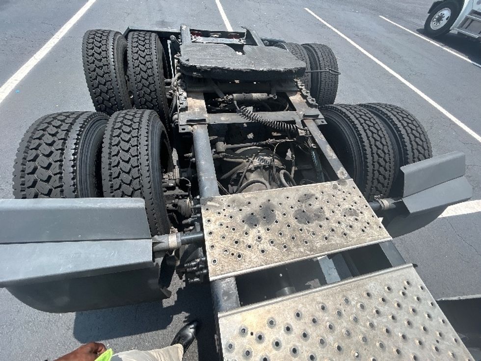 Sleeper Tractor-Heavy Duty Tractors-Freightliner-2022-T12664ST-Pensacola-FL-504,417\n\t\tmiles-$ 78,500 - Image 26