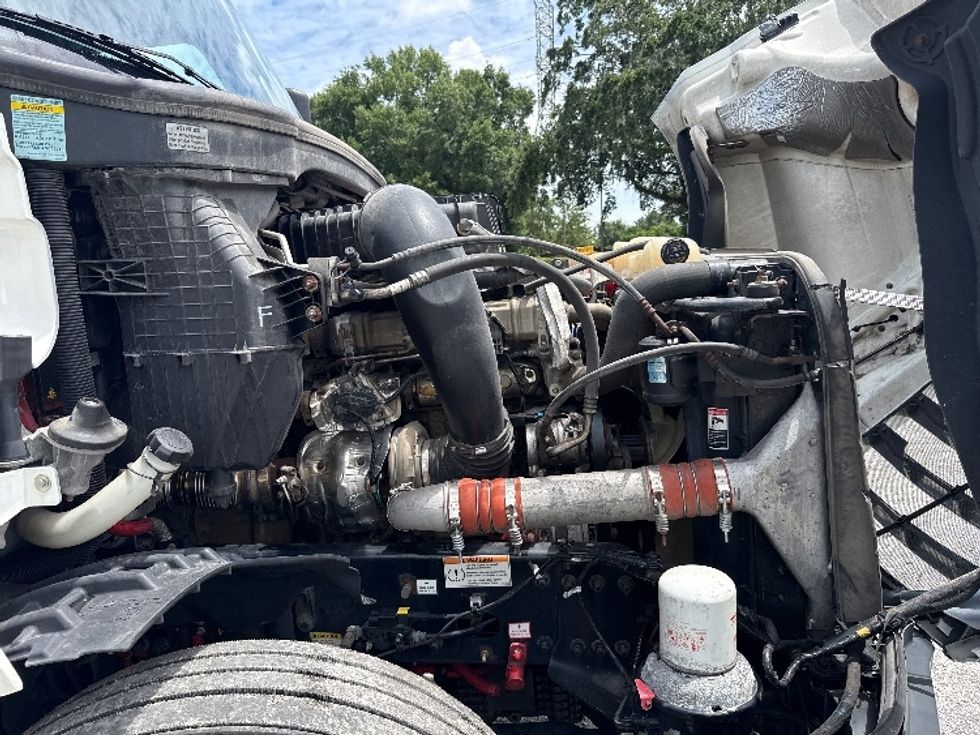 Sleeper Tractor-Heavy Duty Tractors-Freightliner-2022-T12664ST-Pensacola-FL-520,199\n\t\tmiles-$ 77,750 - Image 20