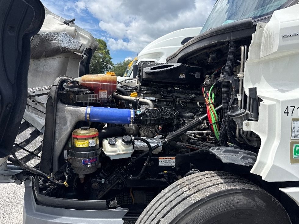 Sleeper Tractor-Heavy Duty Tractors-Freightliner-2022-T12664ST-Pensacola-FL-520,199\n\t\tmiles-$ 77,750 - Image 21