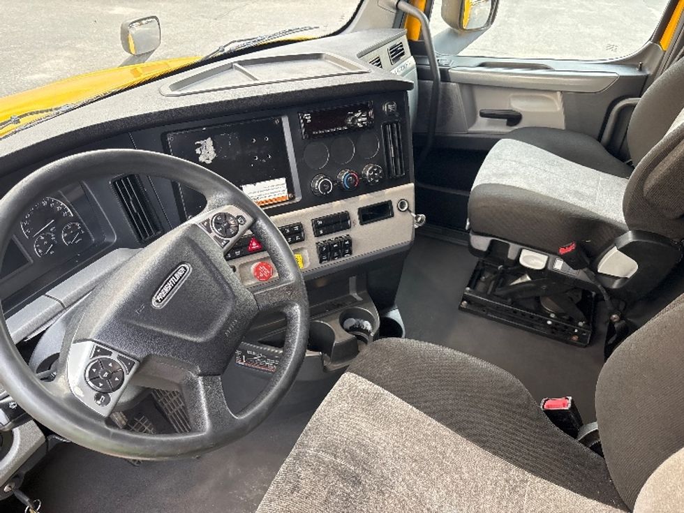 Sleeper Tractor-Heavy Duty Tractors-Freightliner-2022-T12664ST-Pensacola-FL-584,842\n\t\tmiles-$ 53,750 - Image 10