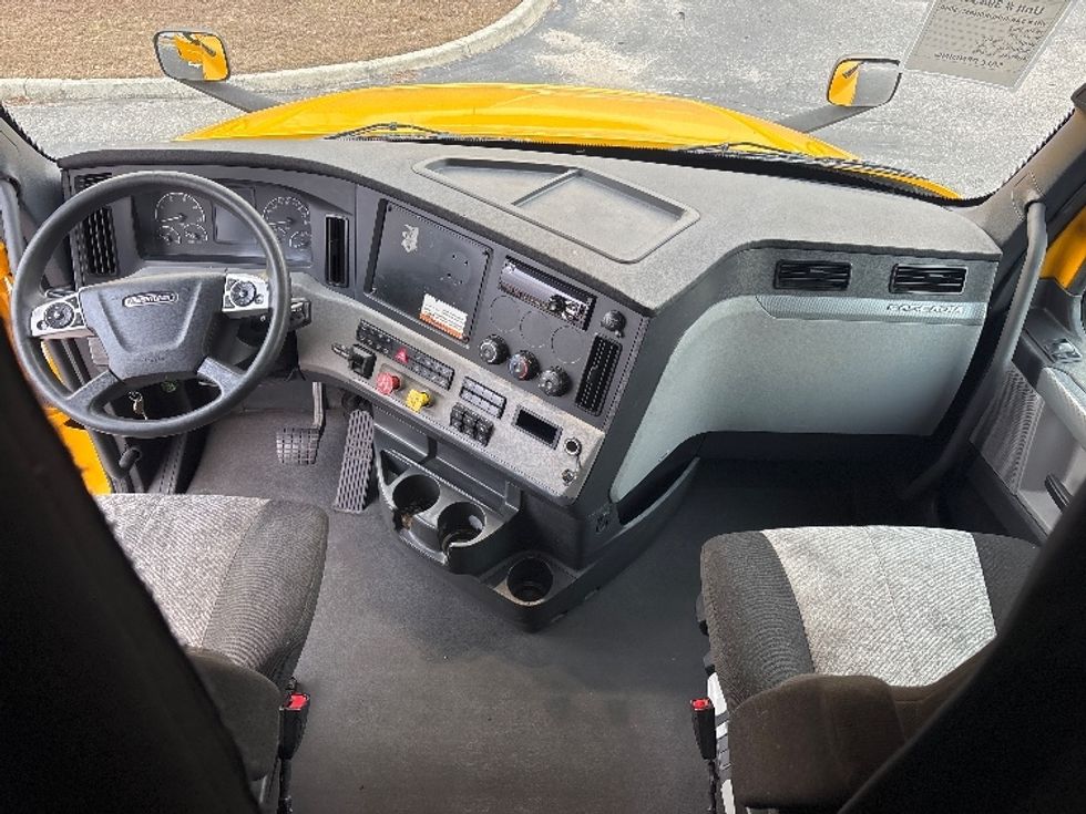 Sleeper Tractor-Heavy Duty Tractors-Freightliner-2022-T12664ST-Pensacola-FL-584,842\n\t\tmiles-$ 53,750 - Image 12