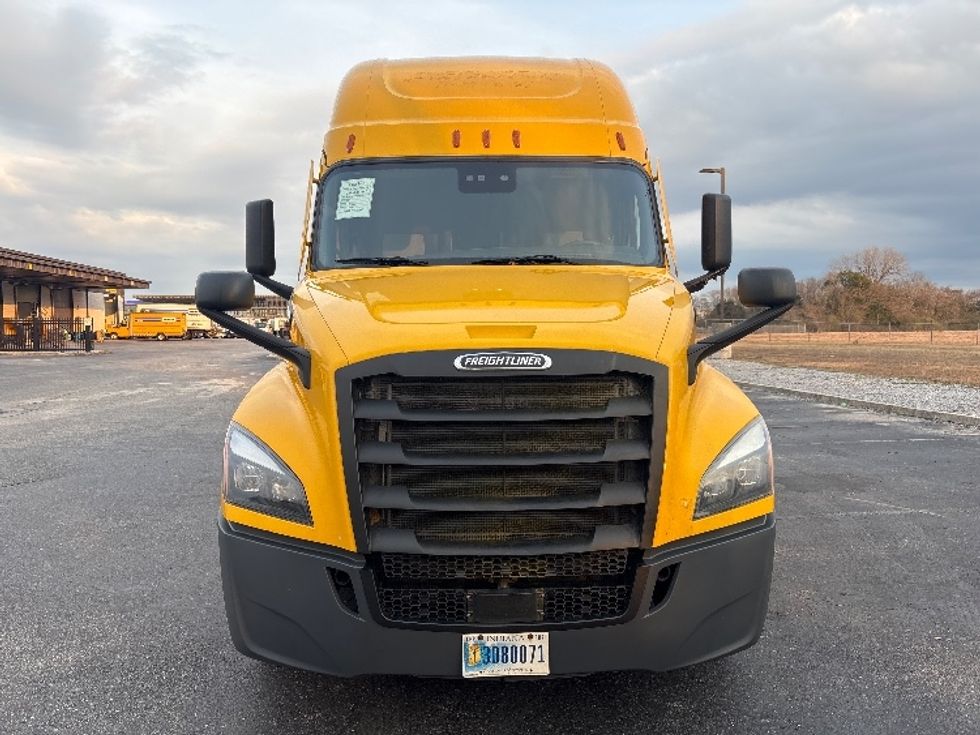 Sleeper Tractor-Heavy Duty Tractors-Freightliner-2022-T12664ST-Pensacola-FL-584,842\n\t\tmiles-$ 53,750 - Image 2