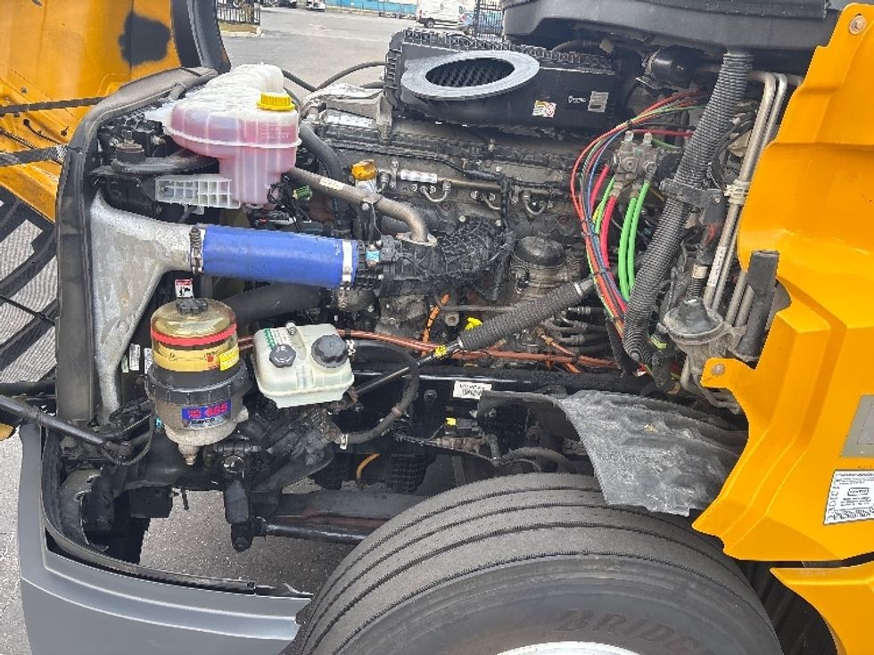 Sleeper Tractor-Heavy Duty Tractors-Freightliner-2022-T12664ST-Pensacola-FL-584,842\n\t\tmiles-$ 53,750 - Image 21