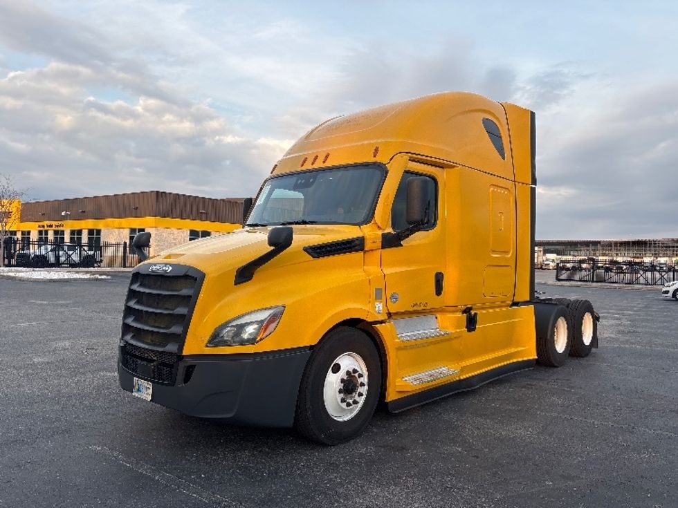 Sleeper Tractor-Heavy Duty Tractors-Freightliner-2022-T12664ST-Pensacola-FL-584,842\n\t\tmiles-$ 53,750 - Image 3