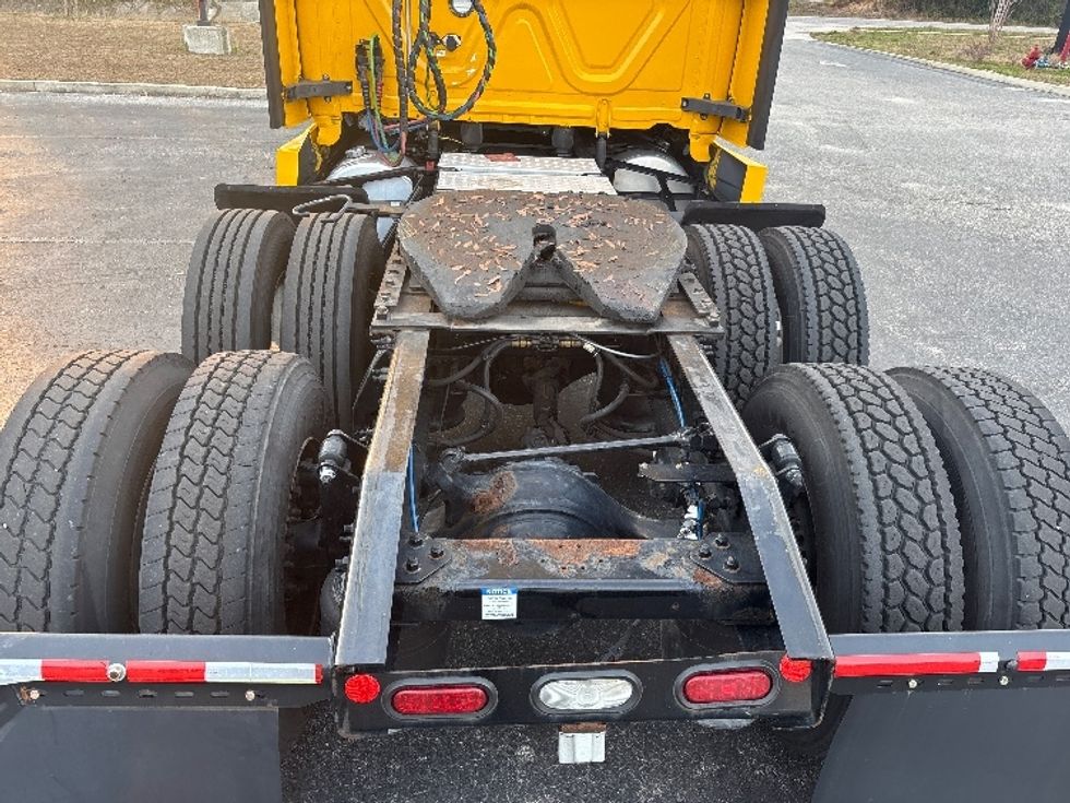 Sleeper Tractor-Heavy Duty Tractors-Freightliner-2022-T12664ST-Pensacola-FL-584,842\n\t\tmiles-$ 53,750 - Image 6