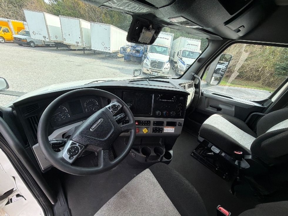 Sleeper Tractor-Heavy Duty Tractors-Freightliner-2022-T12664ST-Pensacola-FL-603,148\n\t\tmiles-$ 56,250 - Image 10