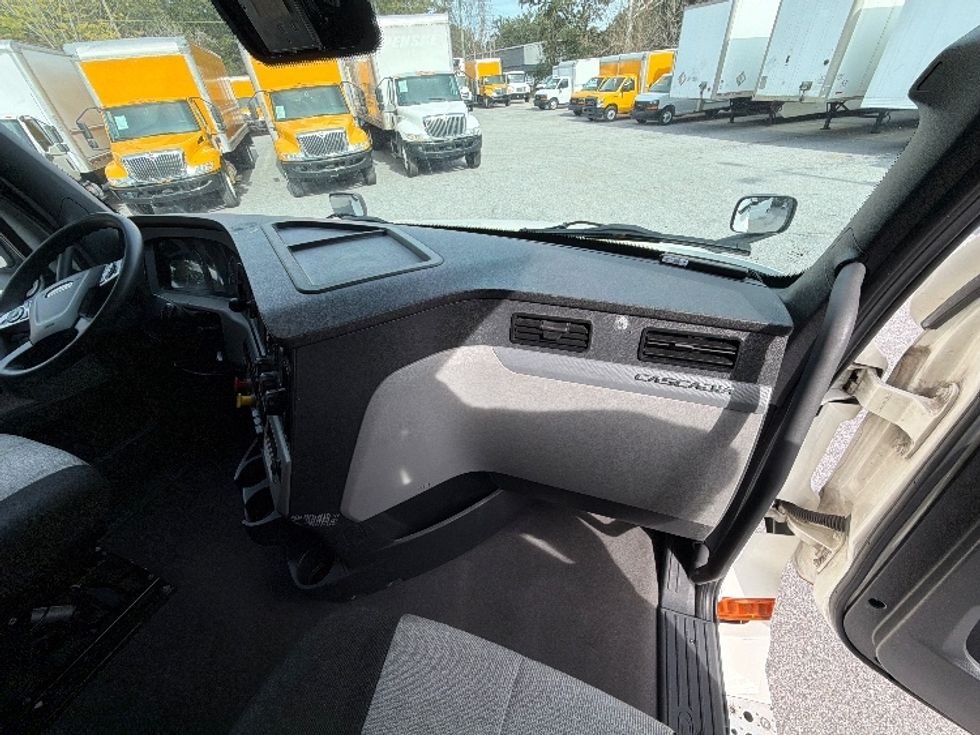 Sleeper Tractor-Heavy Duty Tractors-Freightliner-2022-T12664ST-Pensacola-FL-603,148\n\t\tmiles-$ 56,250 - Image 13