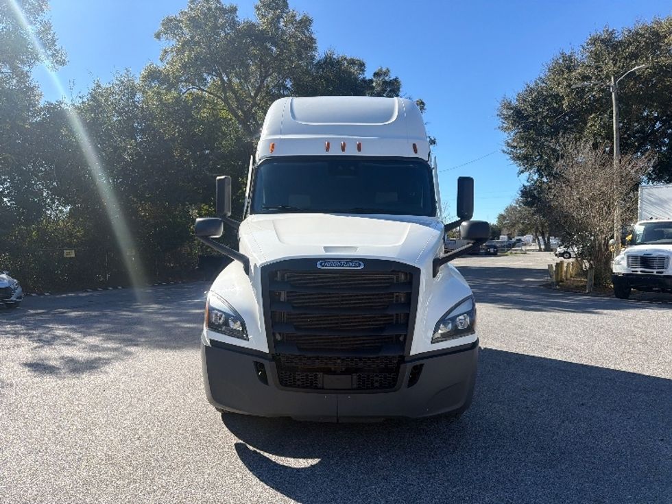 Sleeper Tractor-Heavy Duty Tractors-Freightliner-2022-T12664ST-Pensacola-FL-603,148\n\t\tmiles-$ 56,250 - Image 2