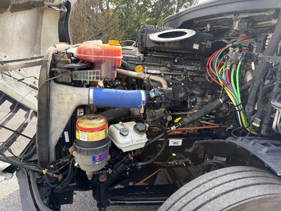 Sleeper Tractor-Heavy Duty Tractors-Freightliner-2022-T12664ST-Pensacola-FL-603,148\n\t\tmiles-$ 56,250 - Image 20