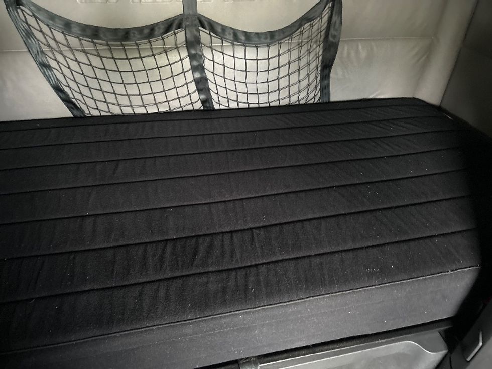 Sleeper Tractor-Heavy Duty Tractors-Freightliner-2022-T12664ST-Perrysburg-OH-472,507\n\t\tmiles-$ 71,250 - Image 17