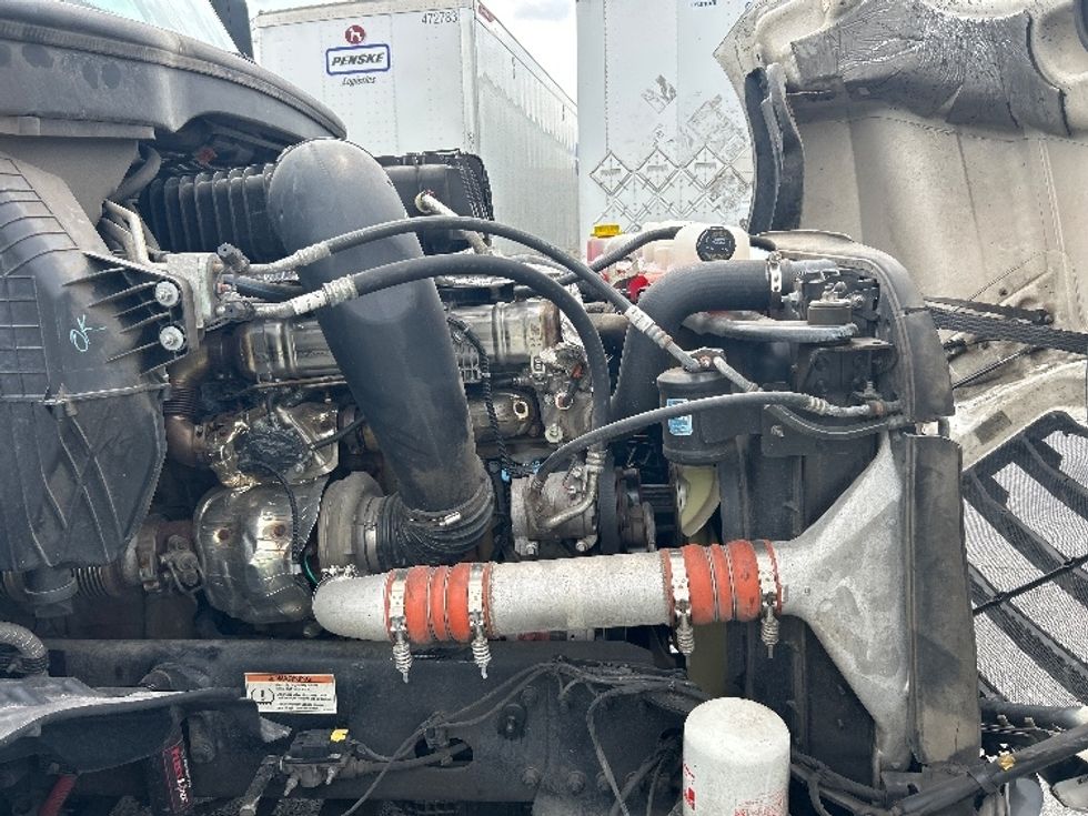 Sleeper Tractor-Heavy Duty Tractors-Freightliner-2022-T12664ST-Perrysburg-OH-472,507\n\t\tmiles-$ 71,250 - Image 20