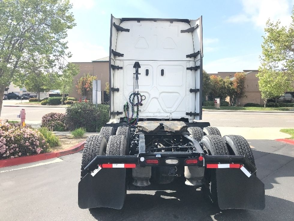 Sleeper Tractor-Heavy Duty Tractors-Freightliner-2022-T12664ST-Pewaukee-WI-382,788\n\t\tmiles-$ 81,500 - Image 6