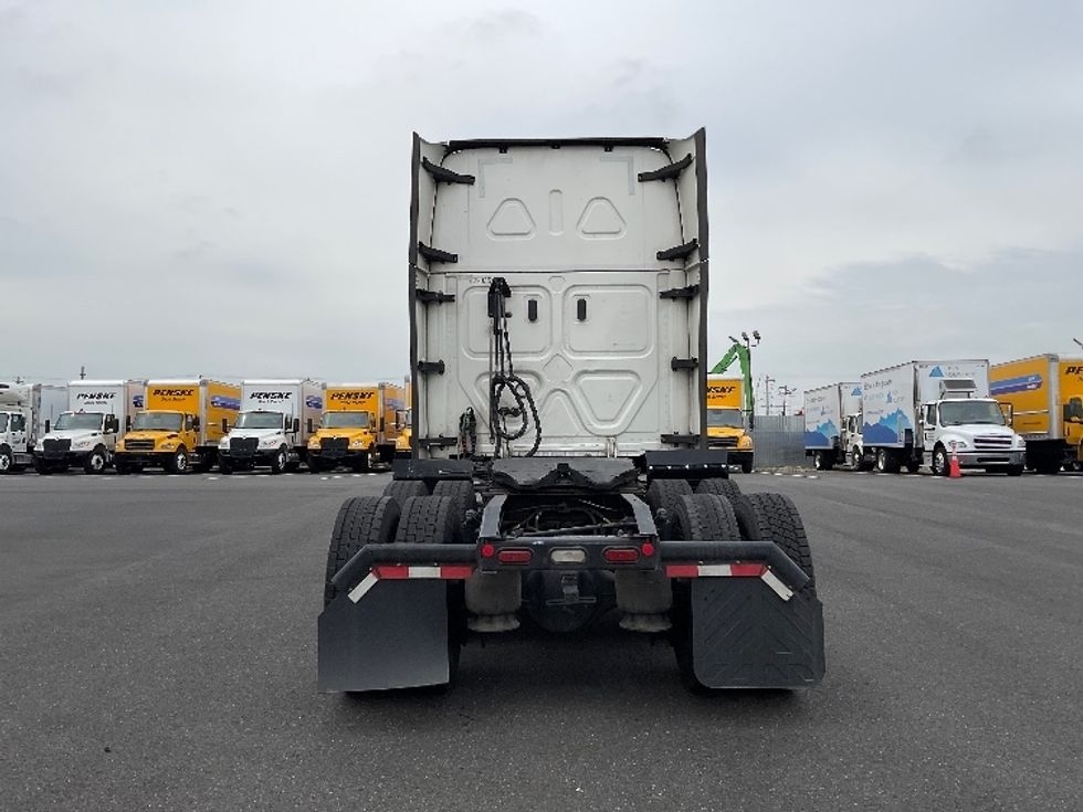 Sleeper Tractor-Heavy Duty Tractors-Freightliner-2022-T12664ST-Philadelphia-PA-453,420\n\t\tmiles-$ 73,000 - Image 6