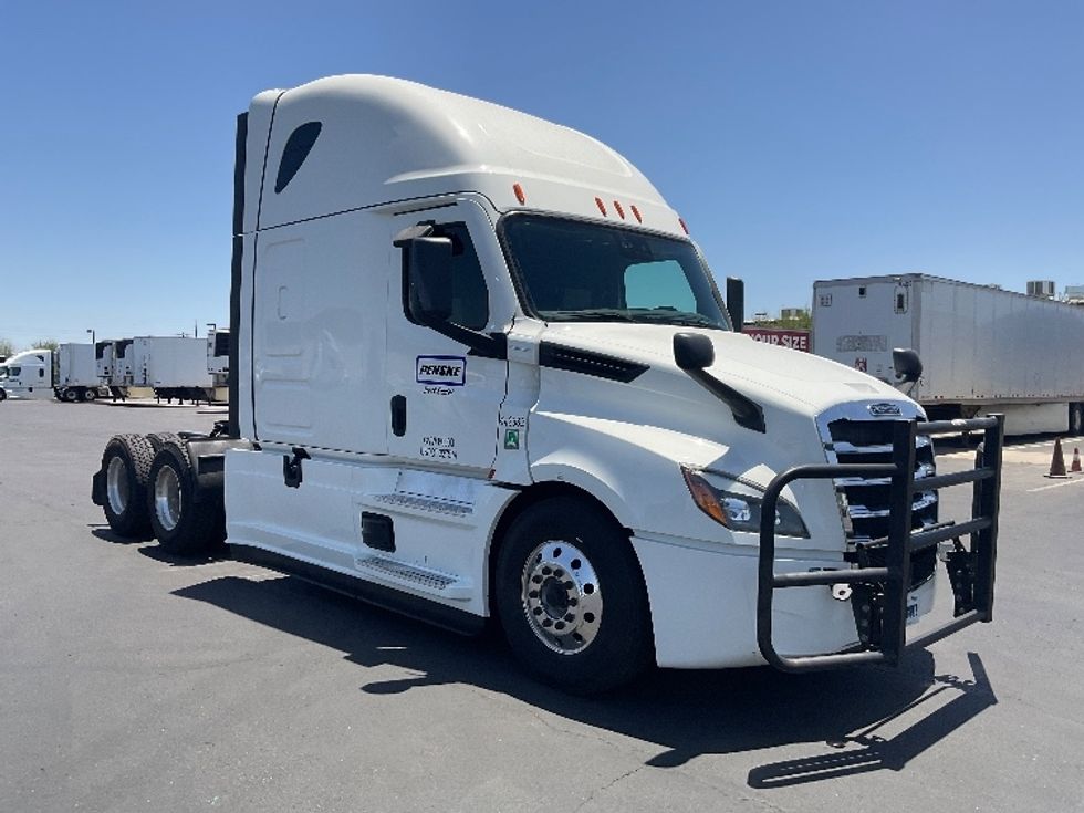 Sleeper Tractor-Heavy Duty Tractors-Freightliner-2022-T12664ST-Phoenix-AZ-347,703\n\t\tmiles-$ 93,250 - Image 1