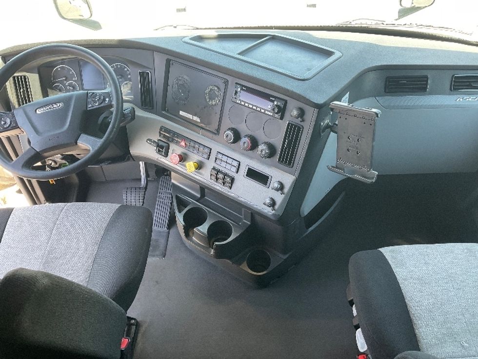 Sleeper Tractor-Heavy Duty Tractors-Freightliner-2022-T12664ST-Phoenix-AZ-347,703\n\t\tmiles-$ 93,250 - Image 12