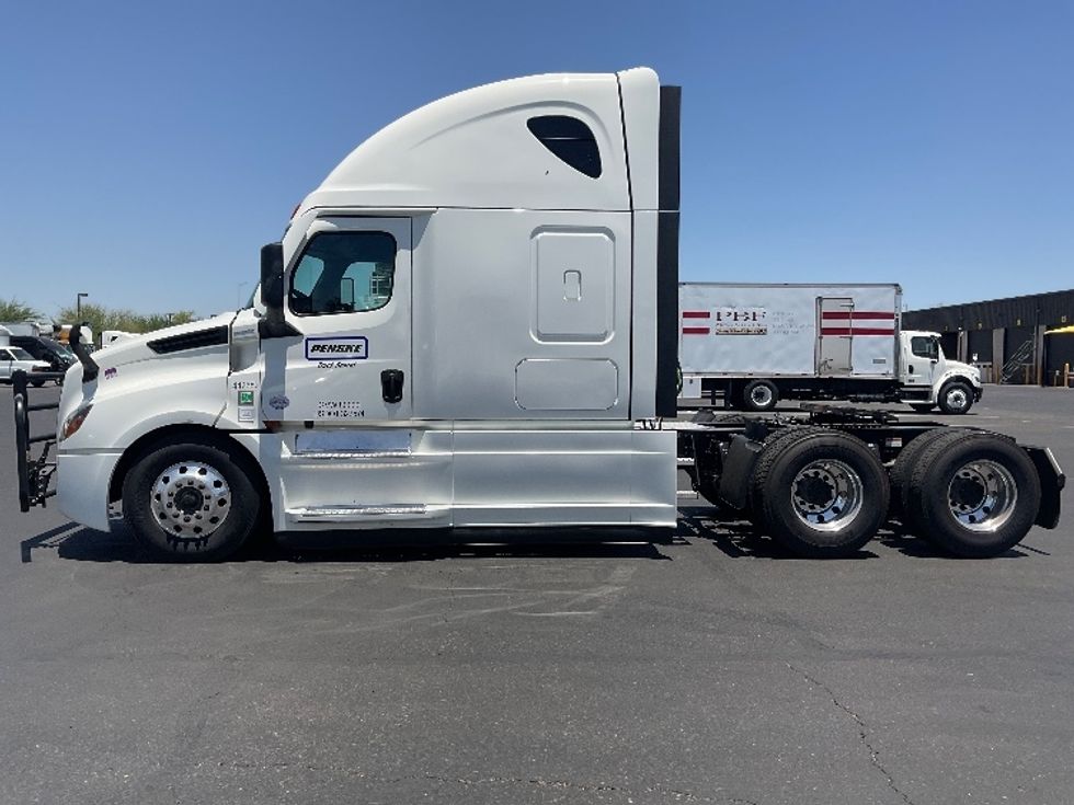 Sleeper Tractor-Heavy Duty Tractors-Freightliner-2022-T12664ST-Phoenix-AZ-347,703\n\t\tmiles-$ 93,250 - Image 4