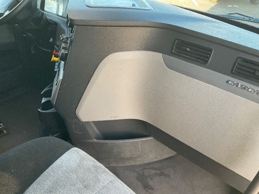 Sleeper Tractor-Heavy Duty Tractors-Freightliner-2022-T12664ST-Phoenix-AZ-416,166\n\t\tmiles-$ 80,750 - Image 15