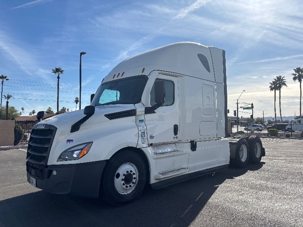Sleeper Tractor-Heavy Duty Tractors-Freightliner-2022-T12664ST-Phoenix-AZ-416,166\n\t\tmiles-$ 80,750 - Image 3