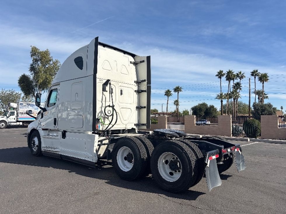Sleeper Tractor-Heavy Duty Tractors-Freightliner-2022-T12664ST-Phoenix-AZ-416,166\n\t\tmiles-$ 80,750 - Image 5