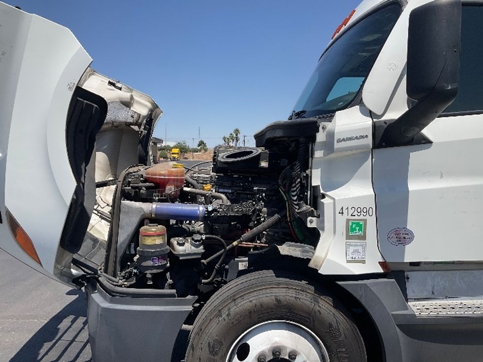 Sleeper Tractor-Heavy Duty Tractors-Freightliner-2022-T12664ST-Phoenix-AZ-483,158\n\t\tmiles-$ 69,750 - Image 21