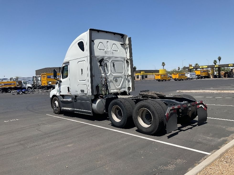 Sleeper Tractor-Heavy Duty Tractors-Freightliner-2022-T12664ST-Phoenix-AZ-483,158\n\t\tmiles-$ 69,750 - Image 5