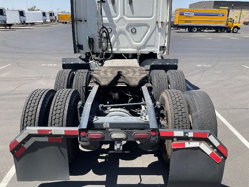 Sleeper Tractor-Heavy Duty Tractors-Freightliner-2022-T12664ST-Phoenix-AZ-483,158\n\t\tmiles-$ 69,750 - Image 6