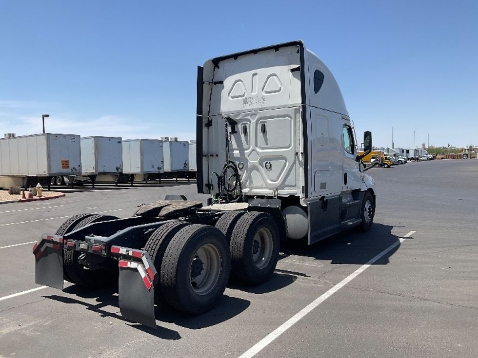 Sleeper Tractor-Heavy Duty Tractors-Freightliner-2022-T12664ST-Phoenix-AZ-483,158\n\t\tmiles-$ 69,750 - Image 7